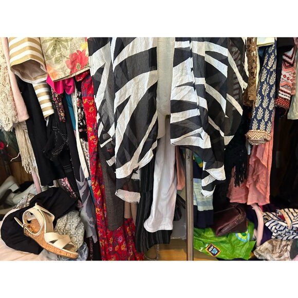 Chico's Size OS Semi-Sheer Black &‎ Cream Zebra Striped Open Shrug Kimono - Picture 2 of 6